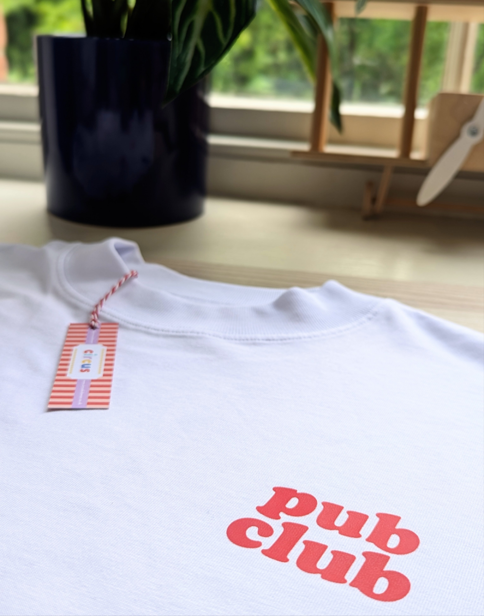pub club oversized t-shirt, grown-up
