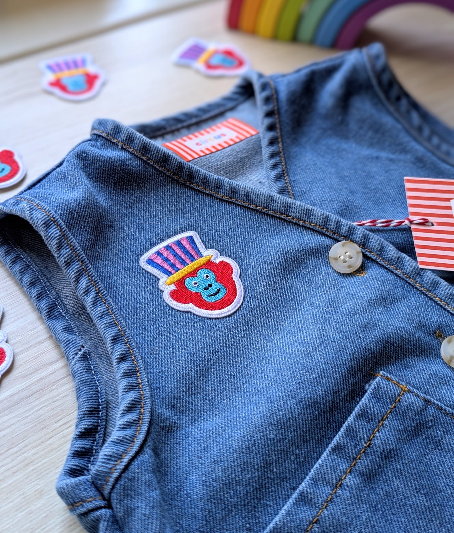 return to the circus oslo vest